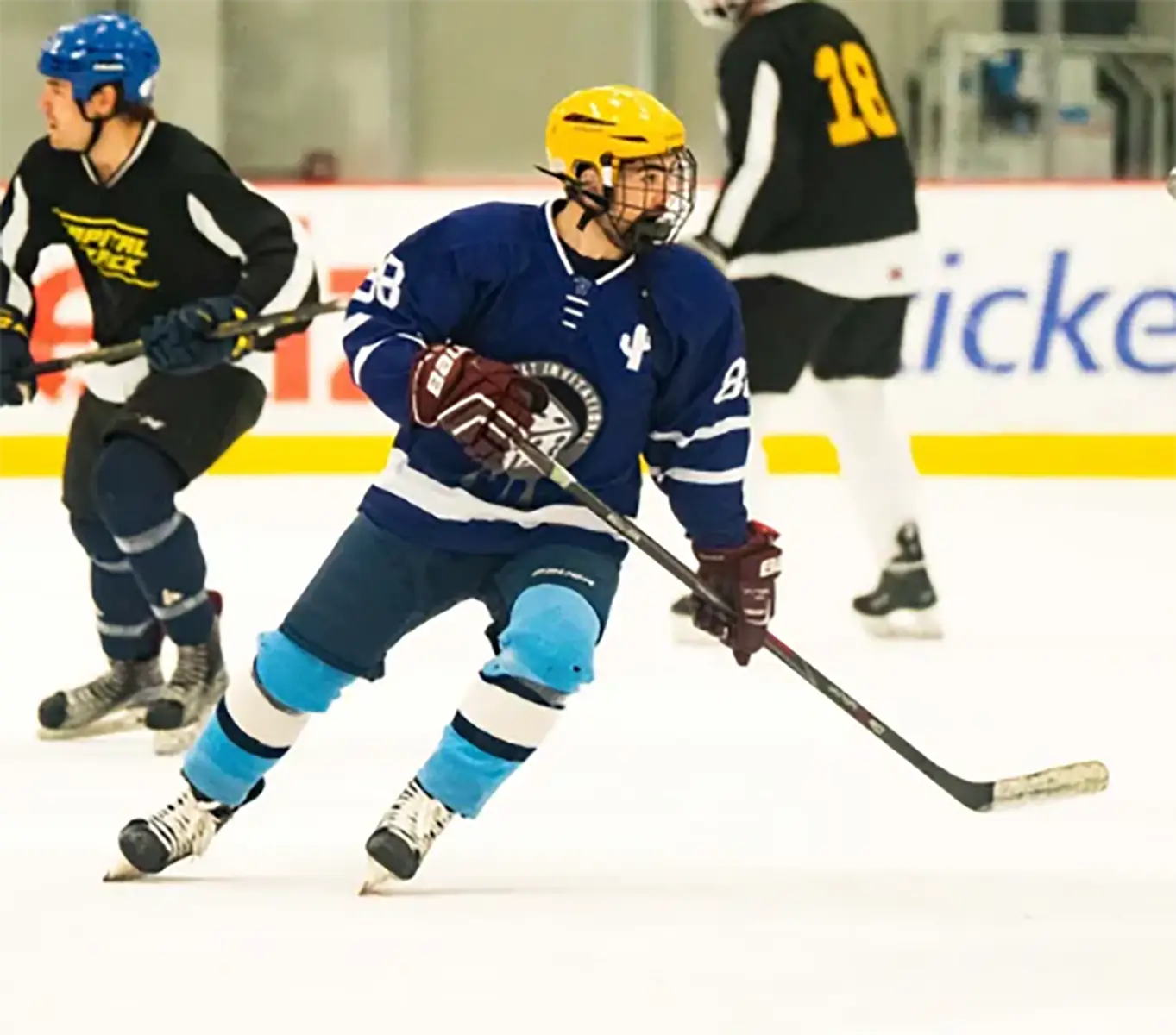 Kevin Pavlacic playing ice hockey